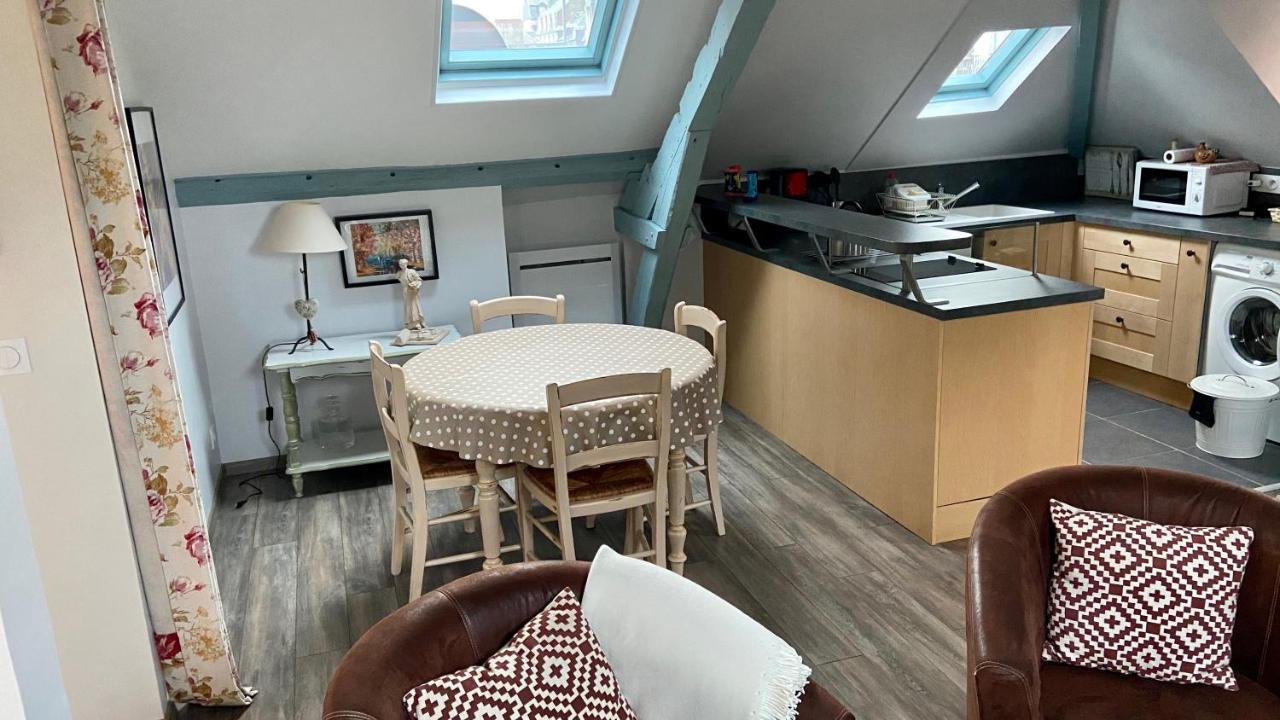 Sous Les Toits D'Honfleur Apartment Bagian luar foto