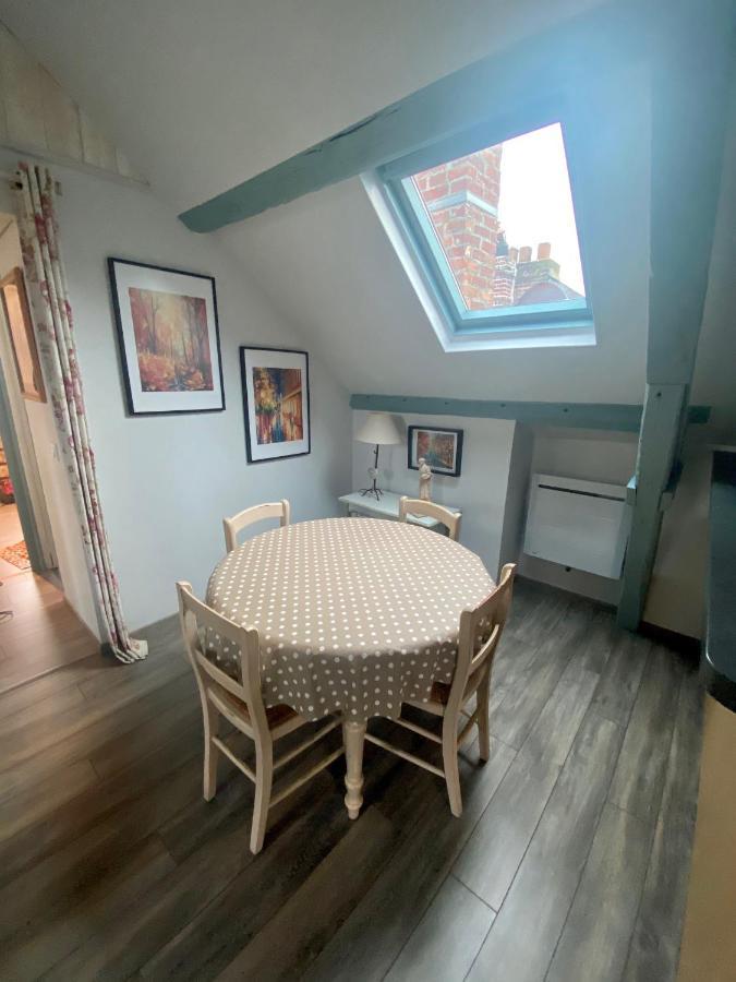 Sous Les Toits D'Honfleur Apartment Bagian luar foto