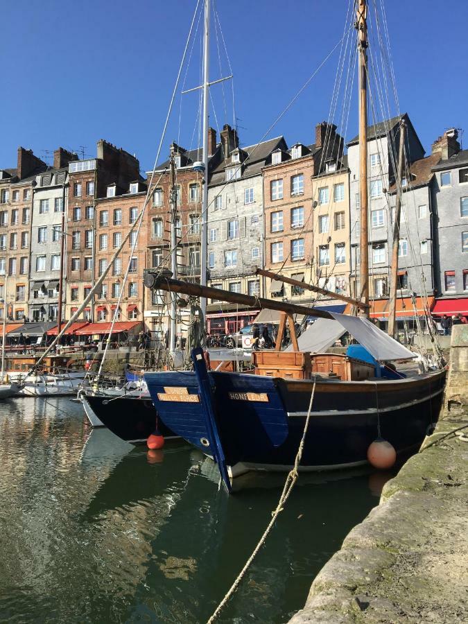 Sous Les Toits D'Honfleur Apartment Bagian luar foto