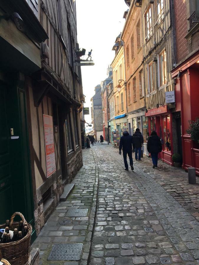 Sous Les Toits D'Honfleur Apartment Bagian luar foto